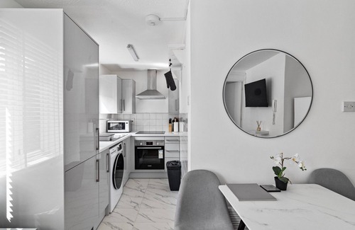 Whittington Apartment | Experience Mill Hill's White Haven: Spa, Breakfast & More