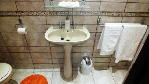 Van Dyks Bay House | Oceanfront White Shark Guest House: Rated 9.5/10 for Comfort