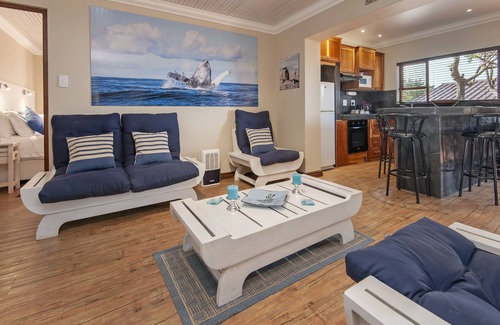 Van Dyks Bay Bed & Breakfast | Unwind at White Shark Guest House - 4 Star, Family-Friendly