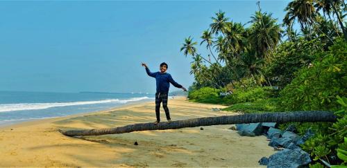Kannur Resort | Oceanfront White Shell Beach House with Breakfast Included