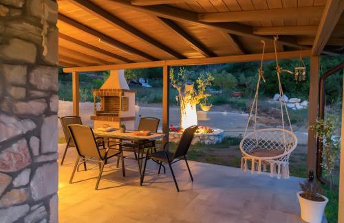 Sithonia Villa | Experience White Stone Villas Dimitra and Eleni - 10/10 Rating