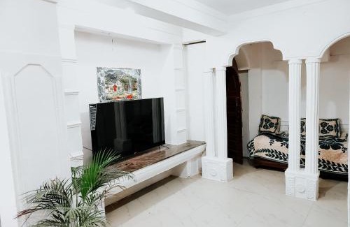 Mysore Apartment | Cozy White Swan 1BHK Apartment in Family-Friendly Mysore