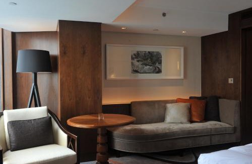 Guangzhou Hotel | Elegant White Swan Hotel: 5-Star Oceanfront Bliss