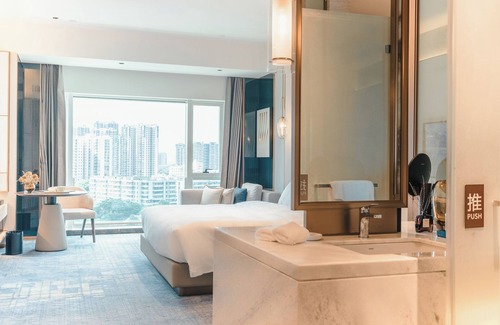 Chikan District Hotel | White Swan Hotel Zhangjiang