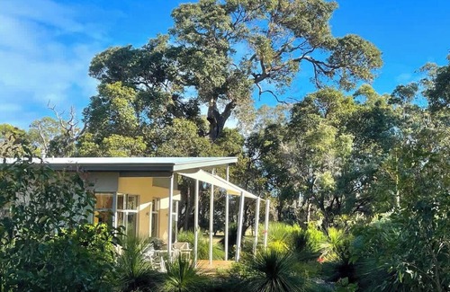 Yallingup Apartment | Perfect Getaway: White Tree Retreat for Couples' Escape