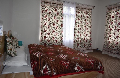 Laripora House | Family-Friendly White Valley Resort in Pahalgam Awaits You