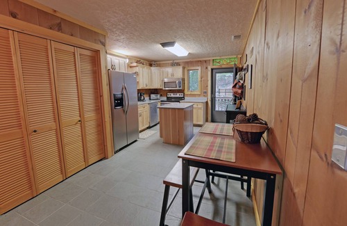 Cleveland Cabin | Explore White Water River Cabin: Kayak, Fish & Relax!