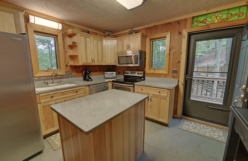 Cleveland Cabin | Explore White Water River Cabin: Kayak, Fish & Relax!