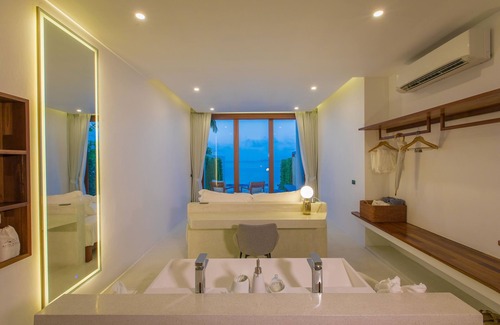 Bang Po Hotel | Beachfront Oasis: White Whale Pool Villa with Ocean View