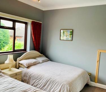 Hartshill House | Discover White Wings: Pet-Friendly Retreat with Pool Access
