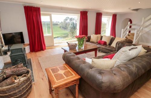 Berwick-upon-Tweed House | Experience Comfort at Whiteadder Bank - Pet & Child Friendly