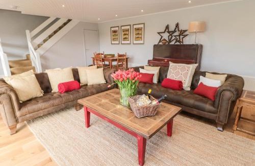 Berwick-upon-Tweed House | Experience Comfort at Whiteadder Bank - Pet & Child Friendly