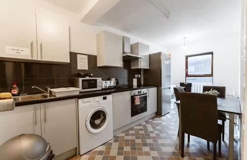 Stepney Green House | Comfortable Whitechapel En-Suite Rooms with Kitchen Access