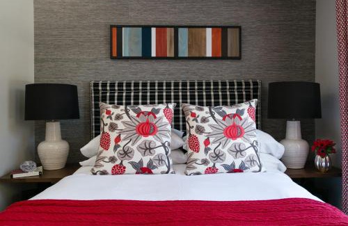 Camden Hotel | Discover Whitehall: Family-Friendly Stays with High Ratings