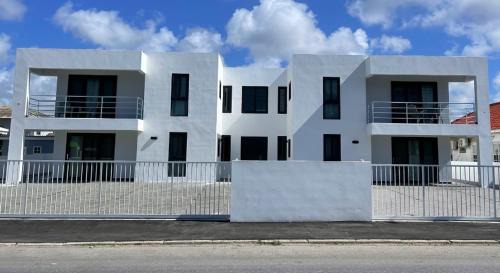 Marie Pampoen Apartment | Oceanfront Retreat at Whitehouse Boulevard near Mambo Beach