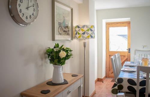 Hartington House | Discover Whitehouse Farm: Family-Friendly 4-Star Retreat