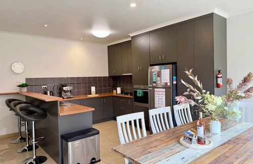 Torquay House | Pet-Friendly Retreat Steps from Gorgeous Whites Beach
