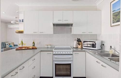 Fingal Bay House | Whitesands Hideaway: Family-Friendly Retreat Near Fingal Beach