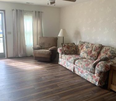 Joplin House | Family-Friendly Retreat at Whiteshomesplus with Great Reviews