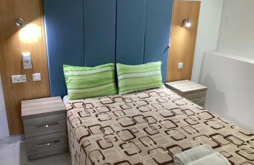 Is-Salina House | Budget-Friendly Whitestar Guesthouse with Oceanfront Views