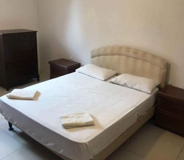 Is-Salina House | Budget-Friendly Whitestar Guesthouse with Oceanfront Views