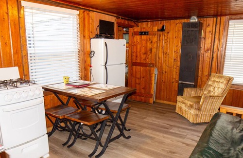 Houghton Lake Resort | Whitetail Family Resort (Moose Cabin)