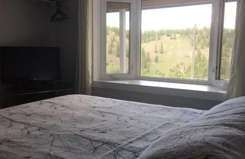 East Kootenay Hotel | WhiteTail Suite - Misty River Lodge -
