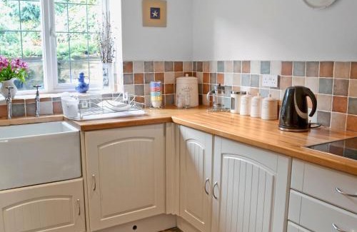 Skipton House | Welcoming Whitethorn Lodge: Family-Friendly & 4-Star Rated