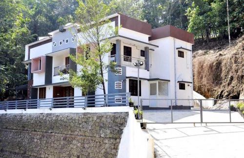 Todupulai Apartment | Welcoming Whiteway Homestay: Child-Friendly Retreat Awaits