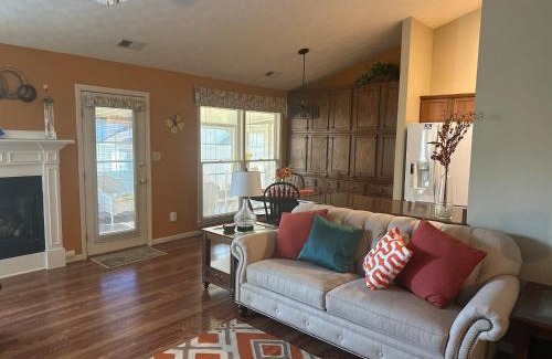 Lexington House | Family-Friendly Retreat at Whitfield Manor: Guest Rated 9.8