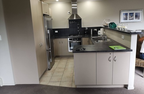 Whitianga House | Whitianga Escape - Relax by the Ocean with Spa Amenities