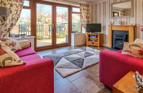 Eleighwater House | Whitney Cottage: Pet-Friendly Retreat with Hot Tub Awaits