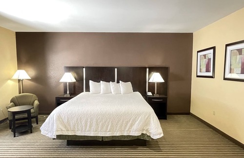 Hamden Hotel | Comfort at Whitney Inn & Suites: Spa, Breakfast & More