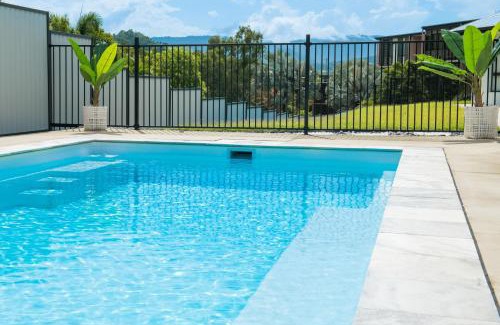 Airlie Beach House | Whitsunday Holiday Home: Family-Friendly Retreat Awaits