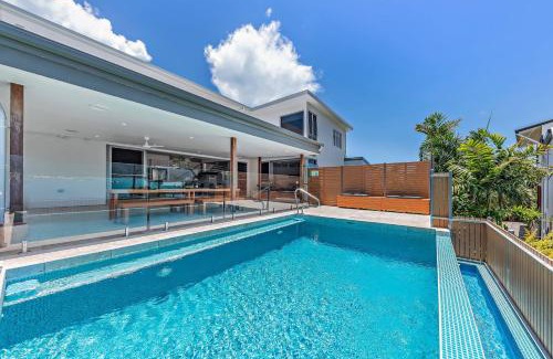 Airlie Beach House | Experience Hillcrest: 4-Star Stay in Whitsundays