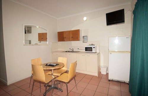 Airlie Beach Hotel | Beachfront Retreat at Whitsunday with Family-Friendly Amenities