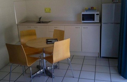 Airlie Beach Hotel | Beachfront Retreat at Whitsunday with Family-Friendly Amenities