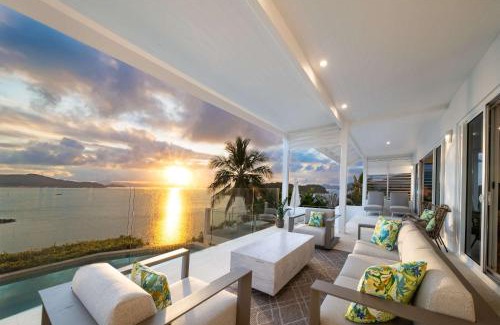 Shute Harbour House | Whitsundays Bliss: Ocean View Retreat with Pool Access