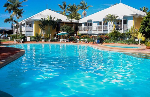 Dolphin Heads Apartment | Discover WhitsunStays - The Resort by the Sea with Oceanfront Views