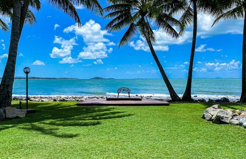 Dolphin Heads Apartment | Discover WhitsunStays - The Resort by the Sea with Oceanfront Views