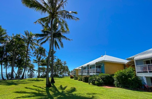 Dolphin Heads Apartment | Discover WhitsunStays - The Resort by the Sea with Oceanfront Views