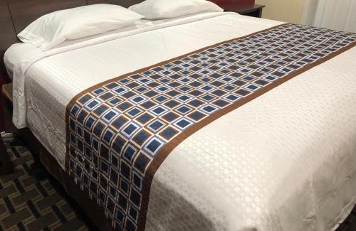 West Whittier-Los Nietos Hotel | Budget-Friendly Whittier Travel Inn with Family Amenities