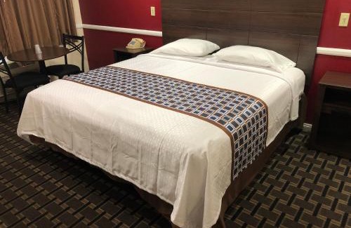 West Whittier-Los Nietos Hotel | Budget-Friendly Whittier Travel Inn with Family Amenities