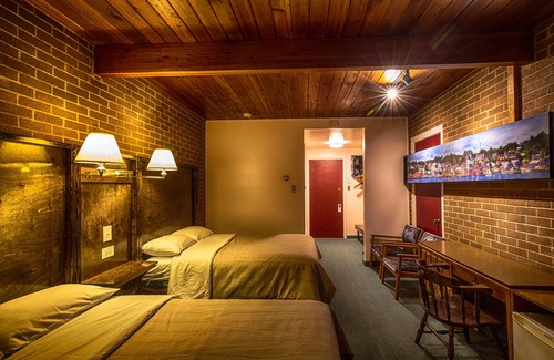 Lunenburg Hotel | WhMotel: Eco-Friendly Accommodation with Breakfast Included