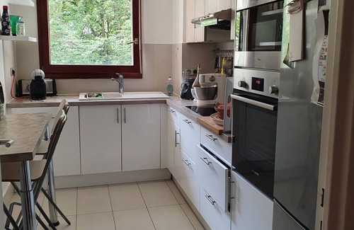 Cœur de Ville Apartment | Elegant 4-Room Apartment with Kitchen & Breakfast Included
