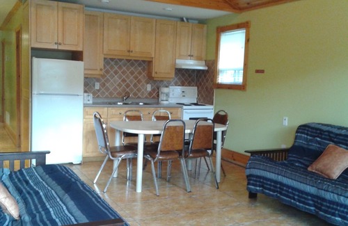 Wasaga Beach House | Whole Building Suites of Wasaga Beach 1