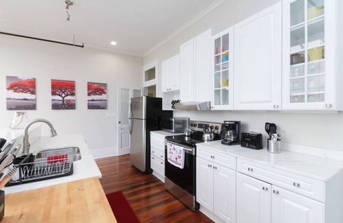 Columbus Apartment | Modern Condo with Wifi & King Beds Near Columbus Riverwalk