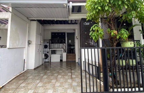 Minglanilla House | Cozy Whole House with Free Parking Near Malls & Highways