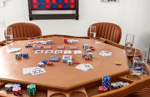 New Rochelle House | Whole House Near NYC and Transit with Game Room Fire Pit and King Bed
