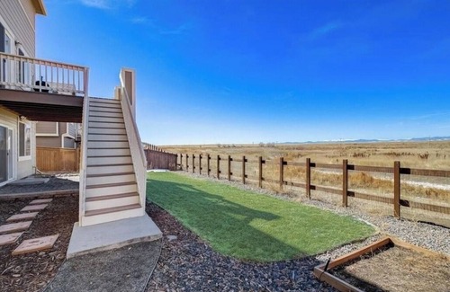 Commerce City House | Whole house with two garage with full kitchen, spacious and nice view on patio.